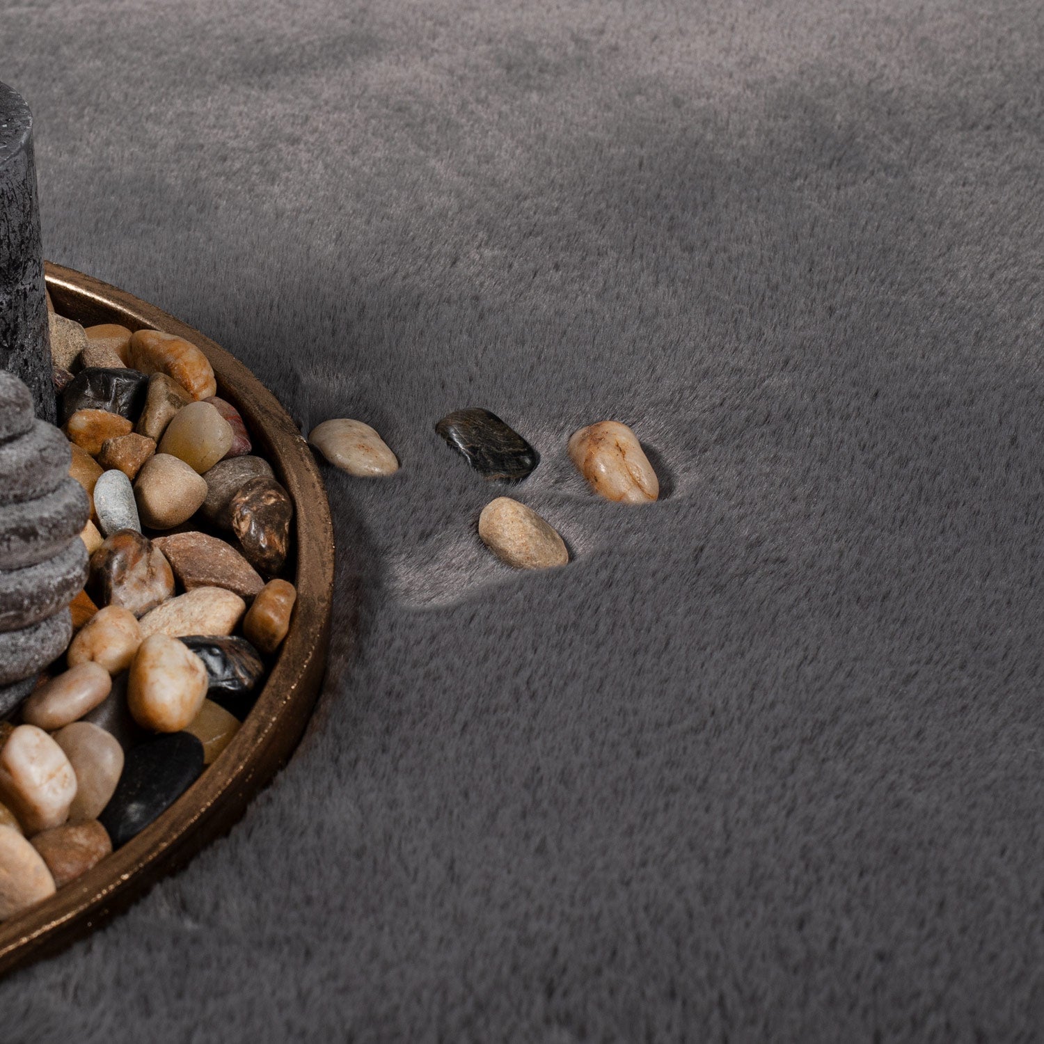 Tapis de Fourrure Velours - Graphite – STUDIO DECO