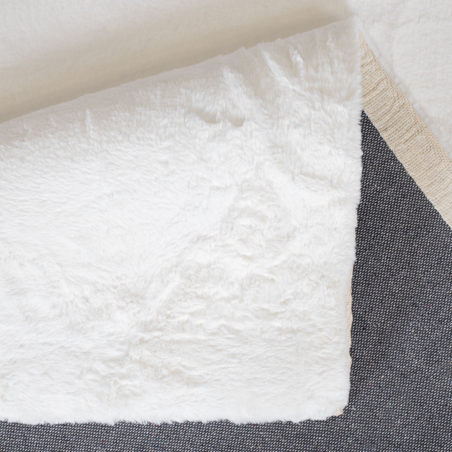 Tapis de Fourrure Velours - Blanc – STUDIO DECO